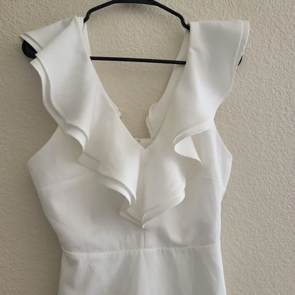 Lulu's NWT Divine Darling White Ruffled Skater Dress size M - Picture 4 of 9